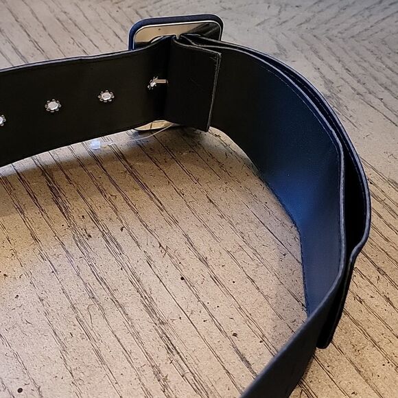 Cute black belt size L 🖤 - Picture 2 of 4